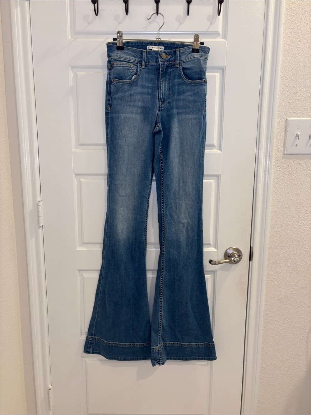 Alice + Olivia High Rise Flare Jeans Light Wash Size 24 Made in USA
